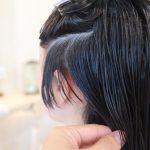 ショートヘアはサイドから切る場合もあります。