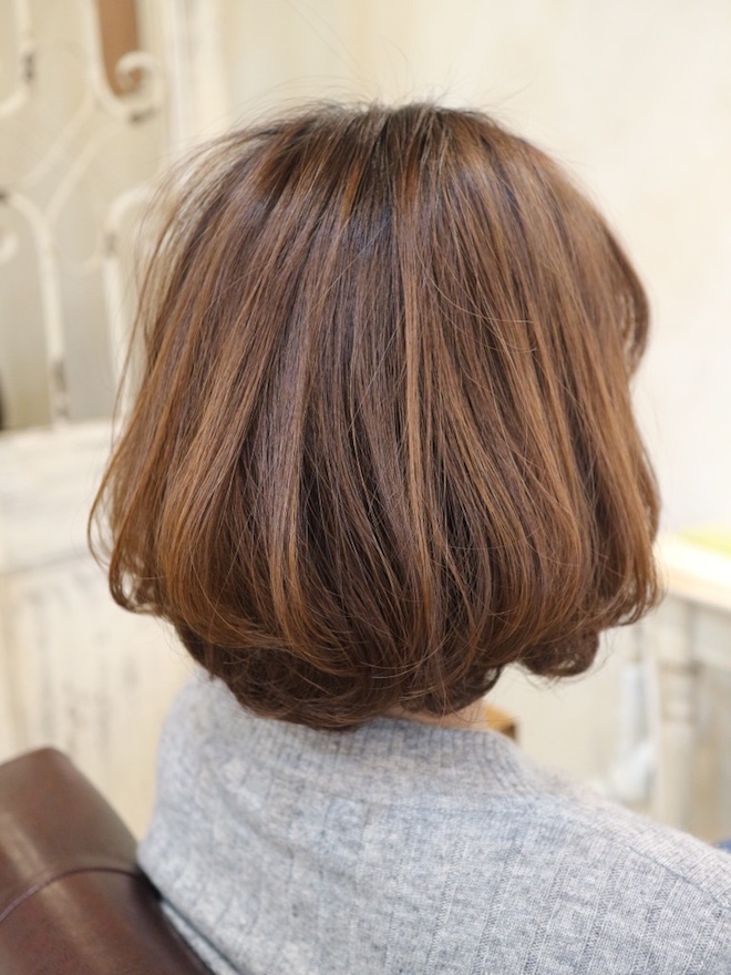 職場で結ぶ必要のない人気の髪型はボブです 香川県高松市で大人女性に人気の美容室share シェア