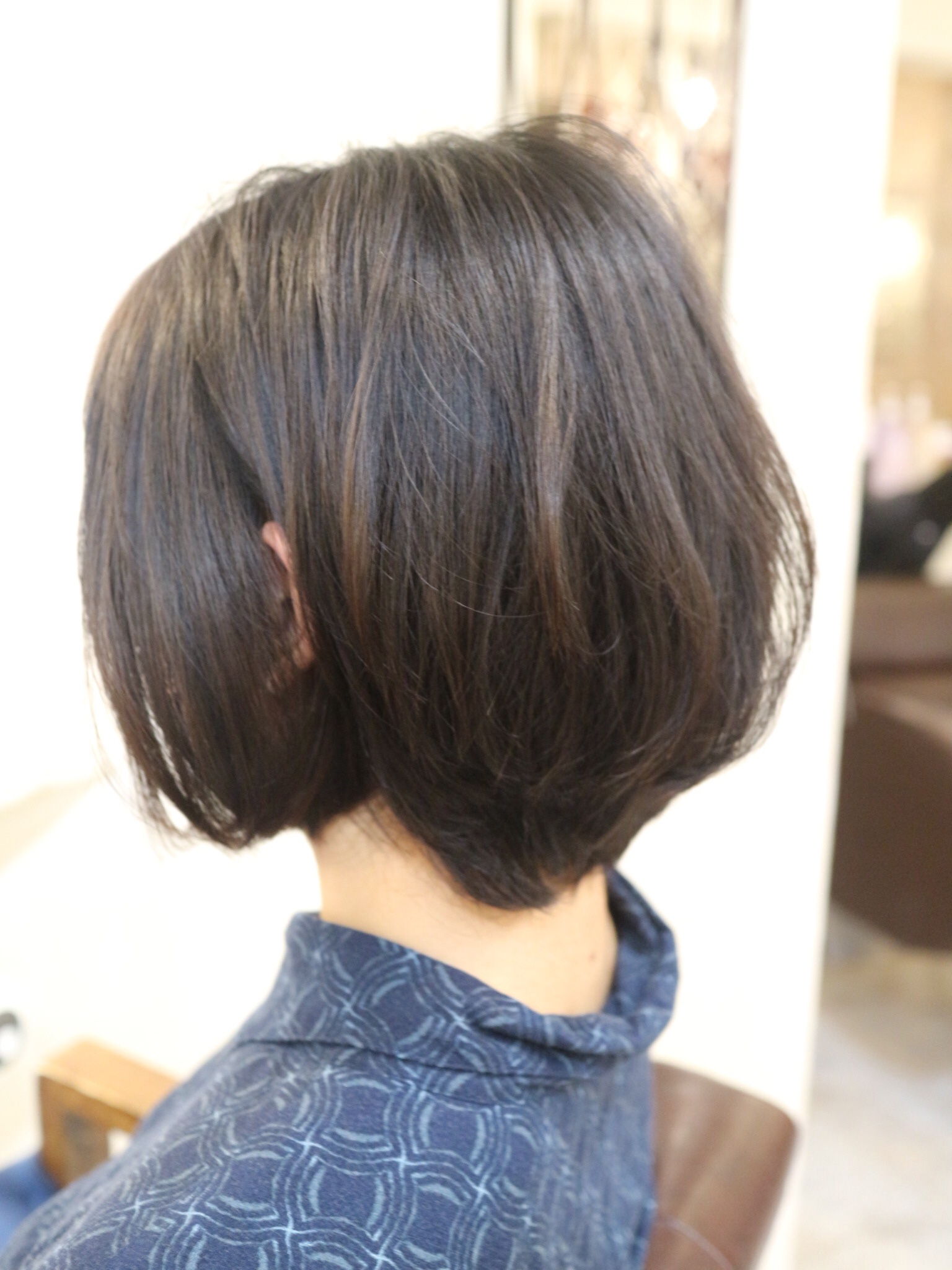 くせ毛でもまとまるショートヘアの切り方 香川県高松市で大人女性に人気の美容室share シェア